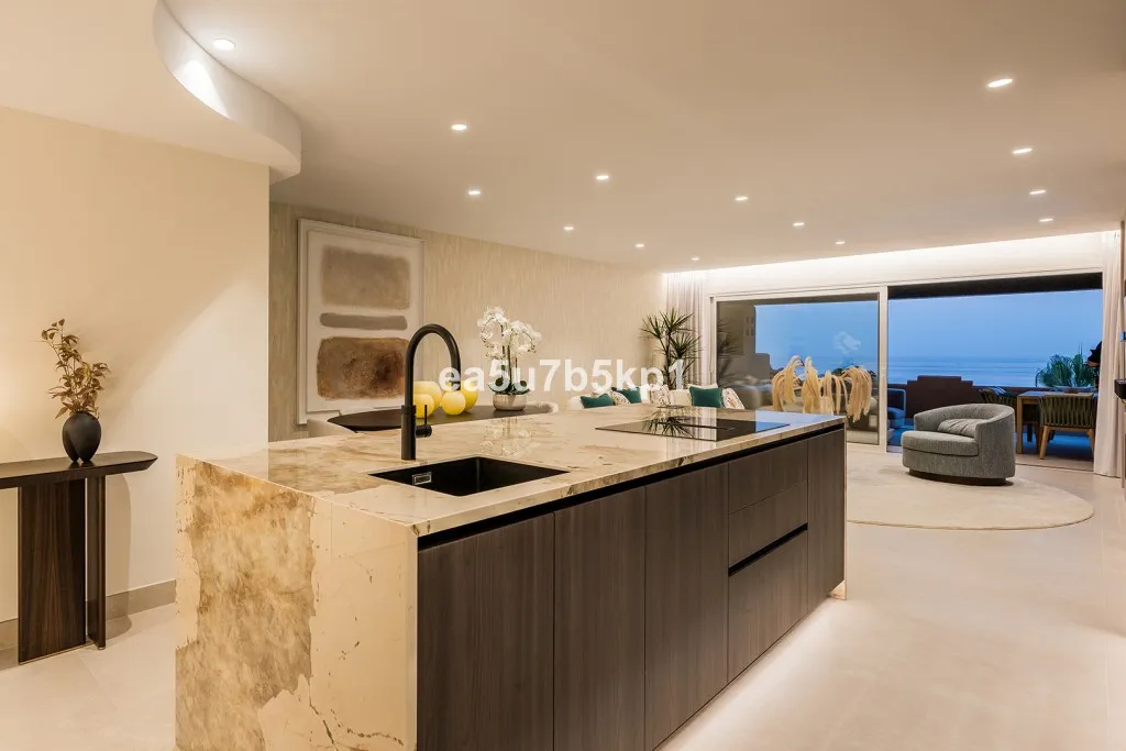 5b4c8bc7-dcf5-4d0c-9f57-814c243e45ab