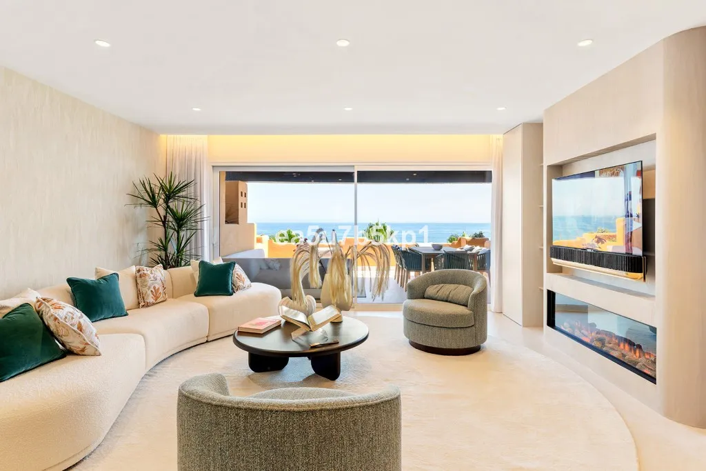 c7b048cb-44e7-4180-af9f-a63430c7dab0