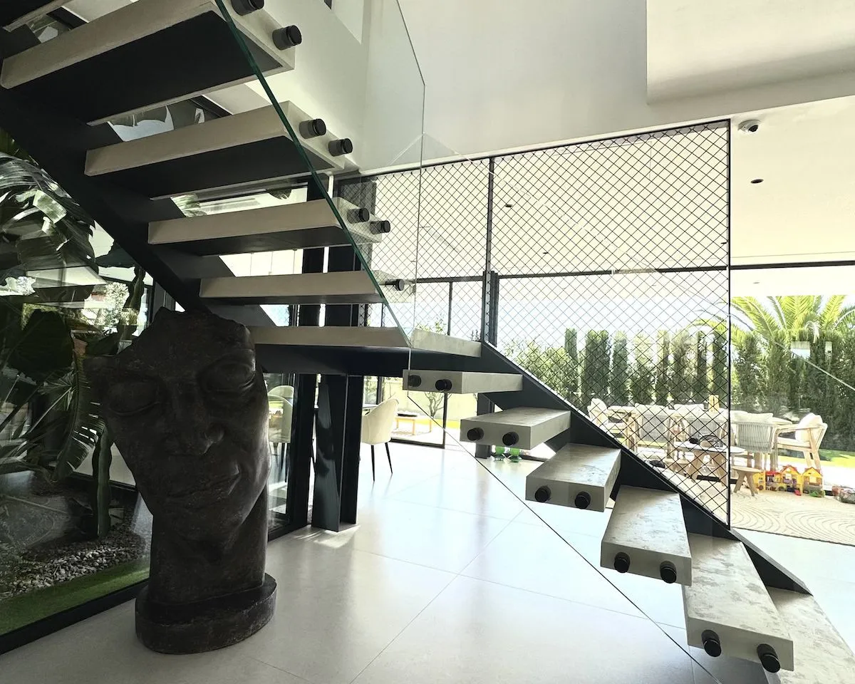 755f8327-3398-4921-b299-2eb06737972b