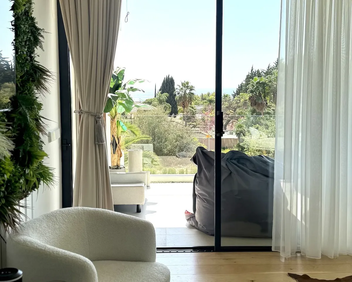 e8139015-b751-48e6-9e34-bba4fc131805