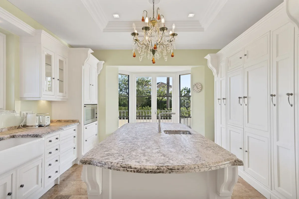 4cdf3cb0-27f1-4dd2-b58c-2e0eb698985f