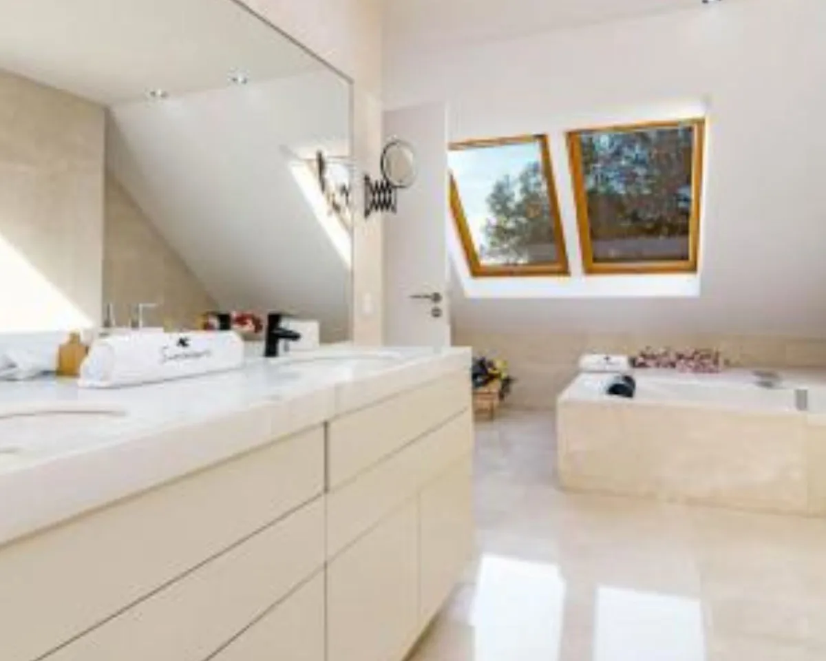 10fc649c-aef1-4adf-b350-e1136ac28b93