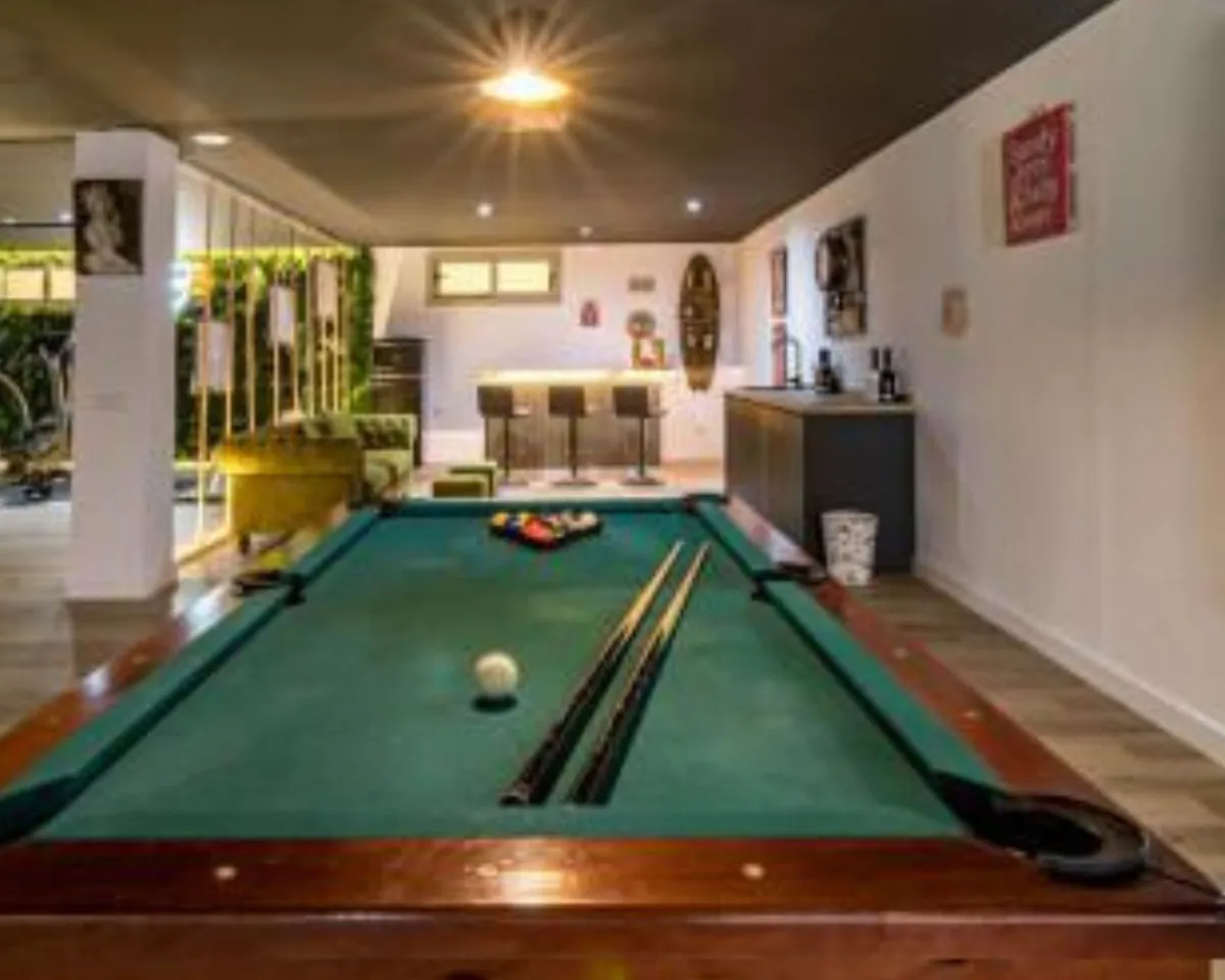 db1c98a9-e8bd-4b7e-af94-98600f44b298