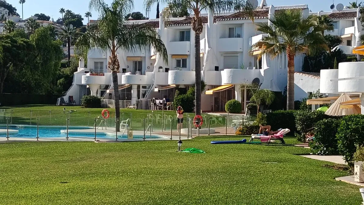 1daba514-f190-4b66-b294-2d4f54859283