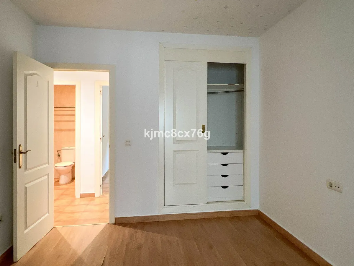 1a2e98df-c8e2-4cec-867d-72668d5da78d