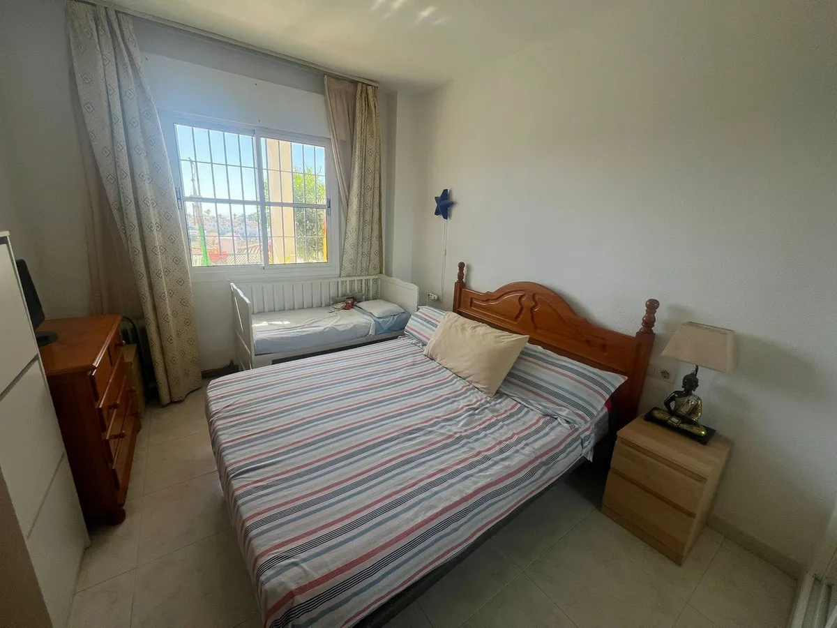 93549777-efc8-45bd-b7a9-7aa9c7e0c096