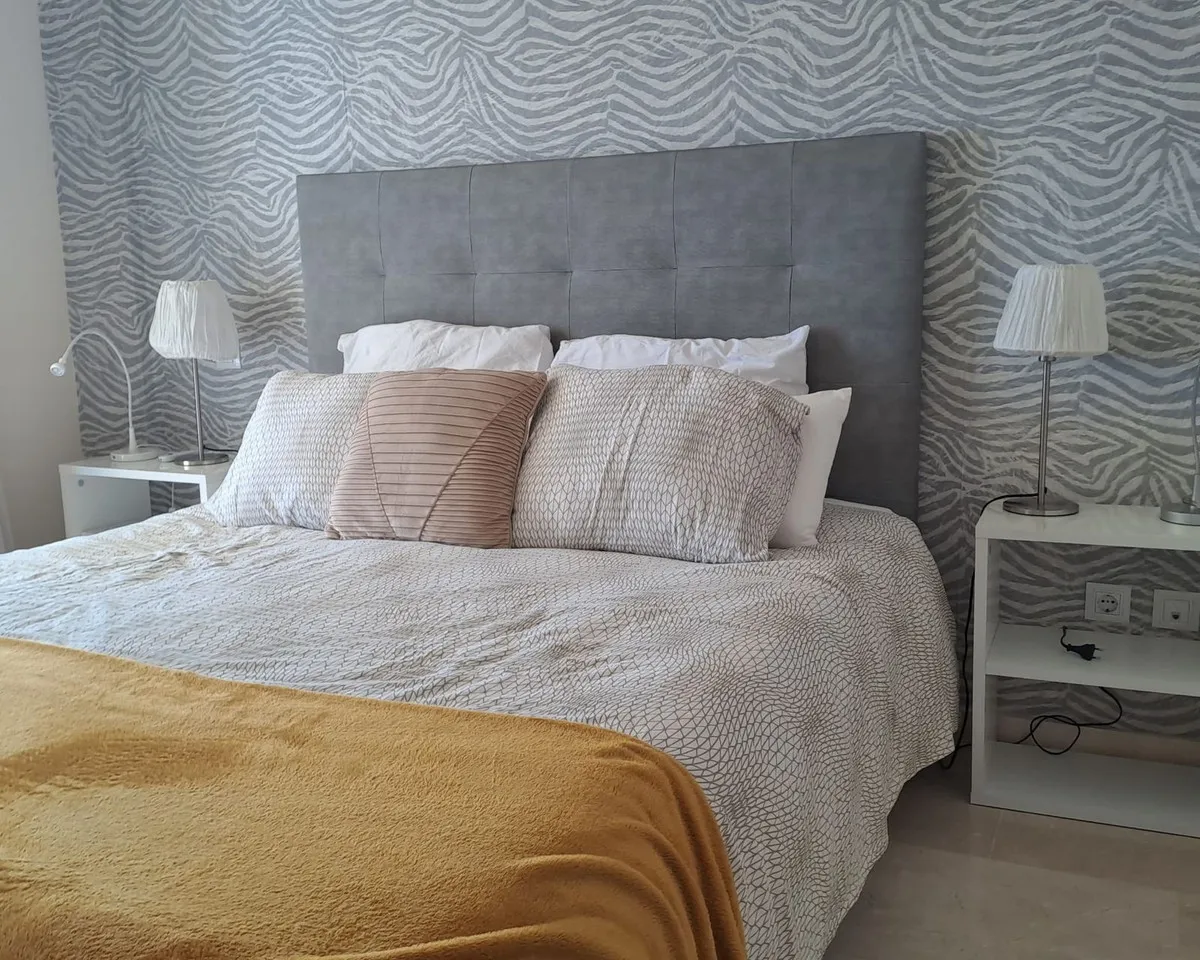 e0bc501b-bd46-4128-aa8f-8e03be6e05f2