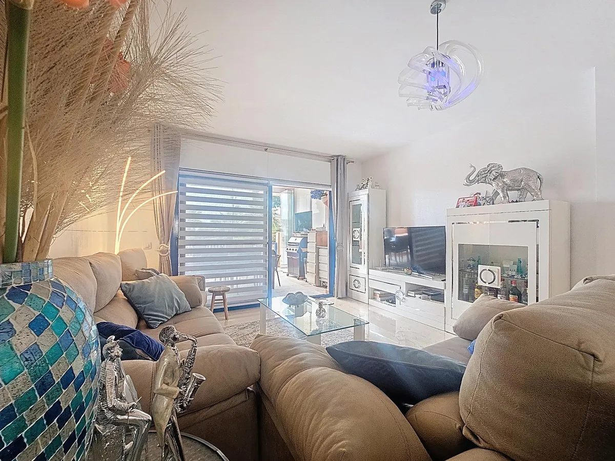 02d1ba02-5cf9-4881-9ef4-6e8de101fbfd