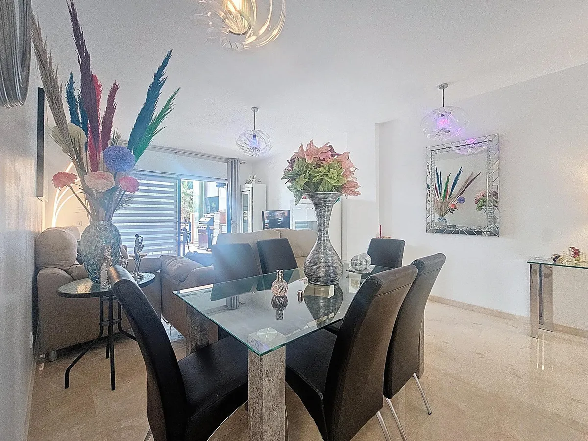 93ec251e-7f6c-422e-b5d5-d32a915b3f2e