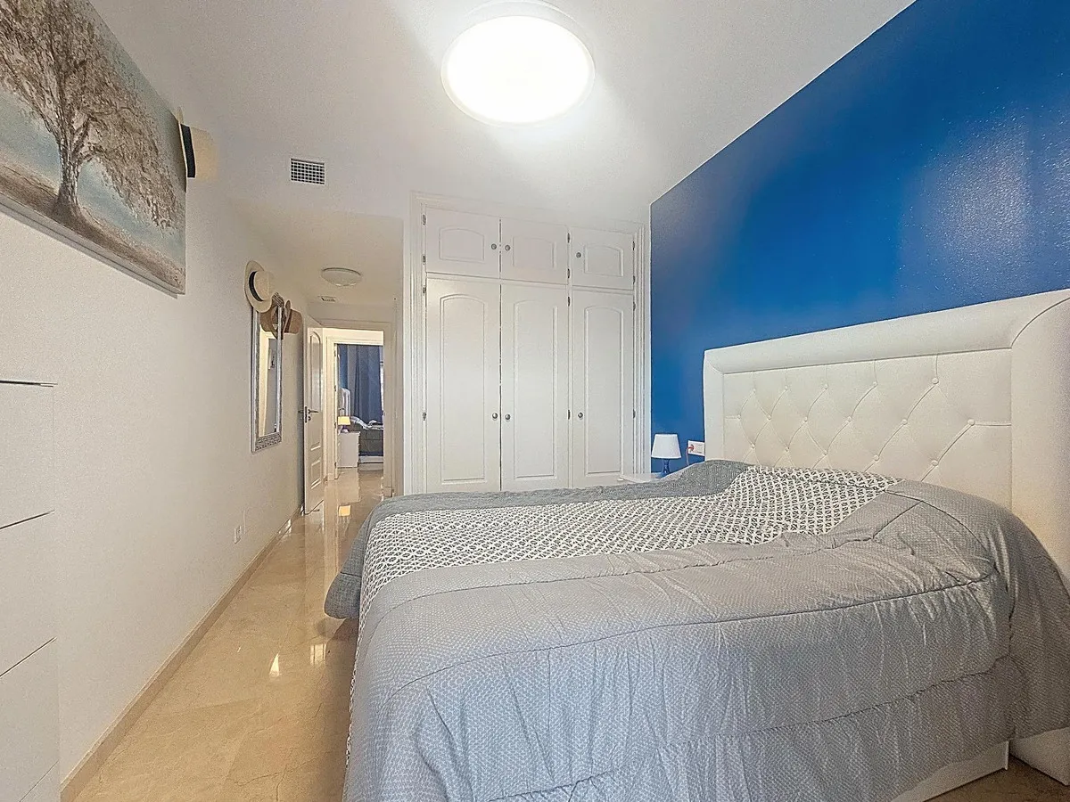 a0a4b4b1-62af-4ac0-8dec-f75d649956db