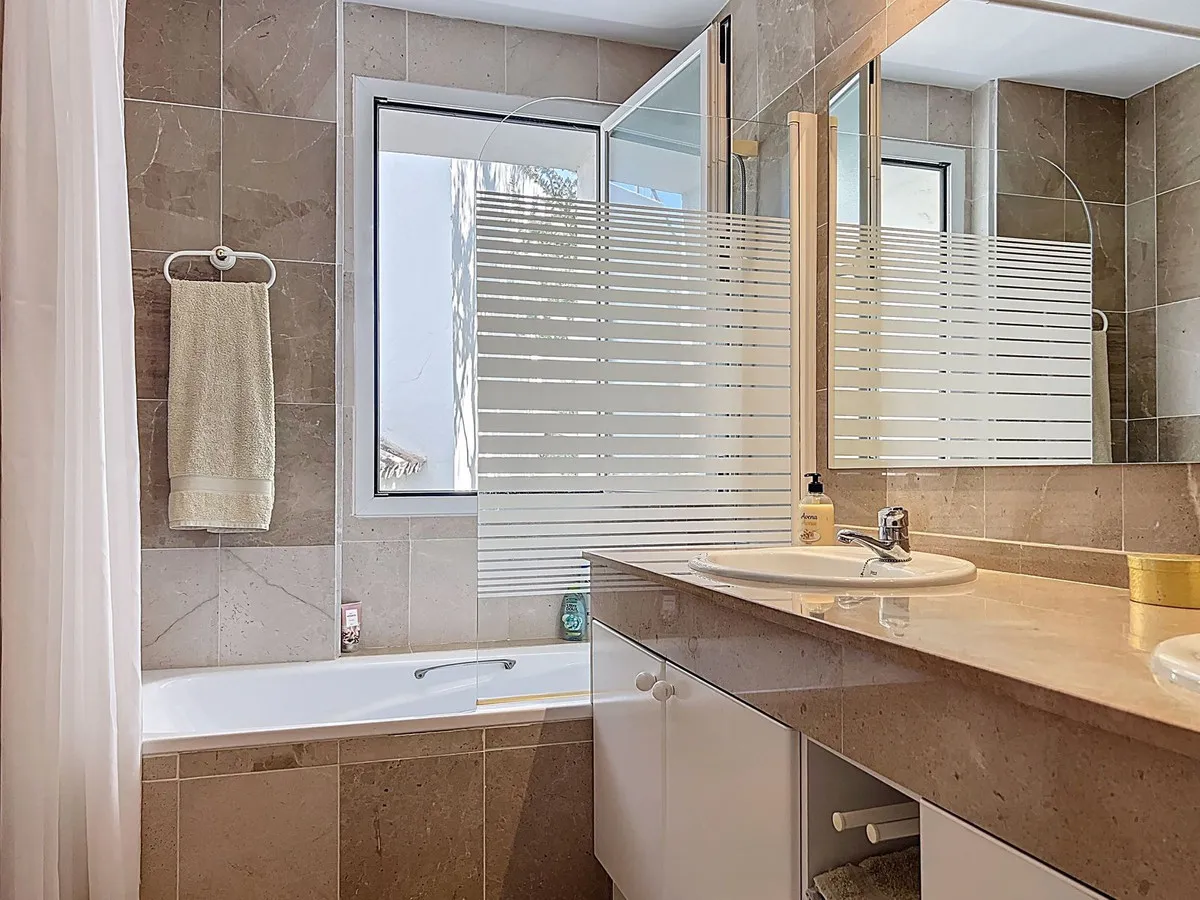 483d4816-c070-46b1-82fe-e2cd058b9aa8