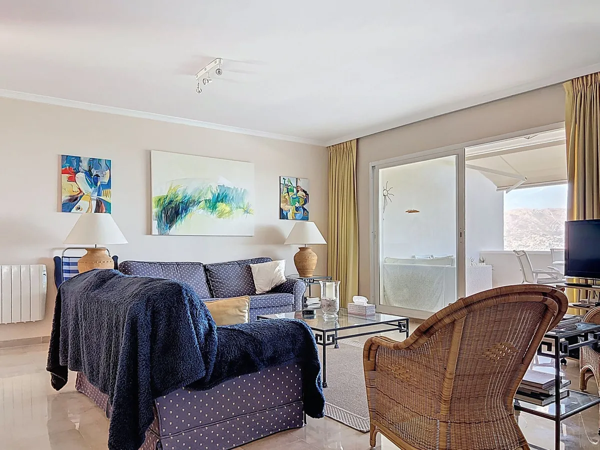 48c09c35-ddba-43f4-9d50-4f97a81756d4