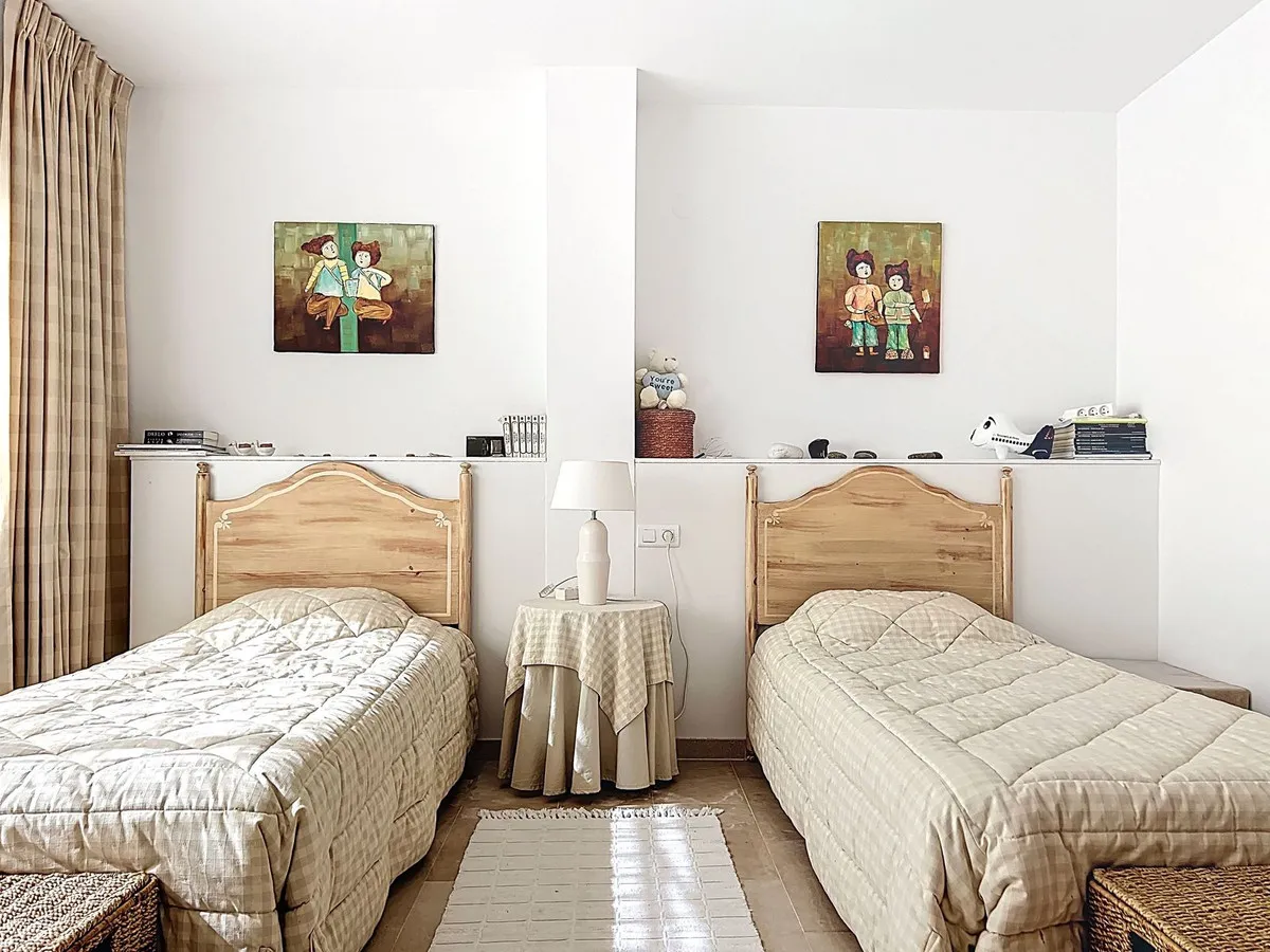 cec2b519-14a7-457c-a4d4-4fb500be0f64