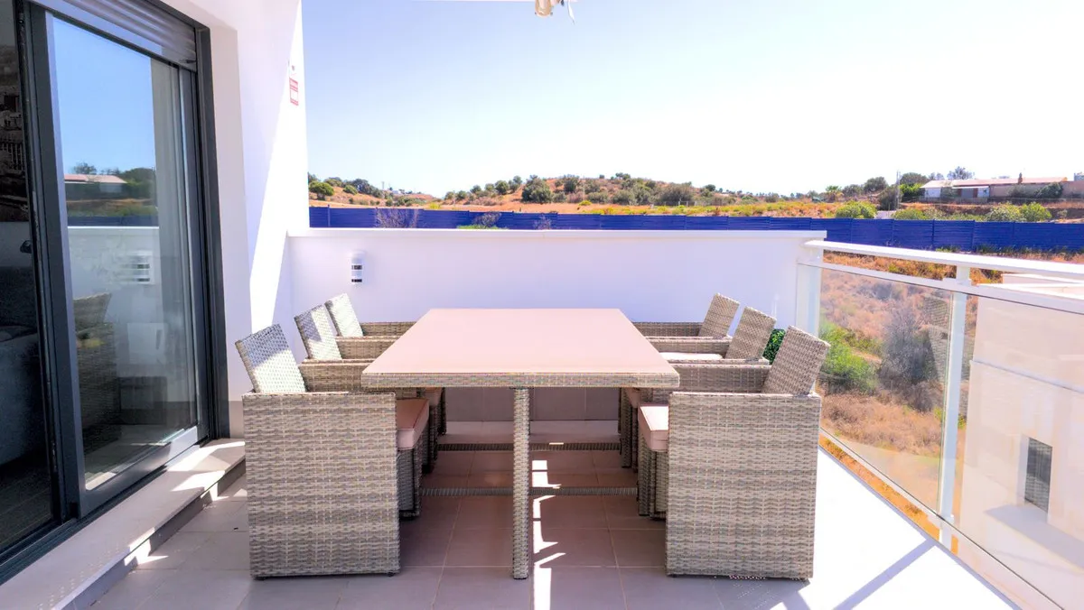 a4298f27-2924-4fdb-8e9e-7f851d4b247a