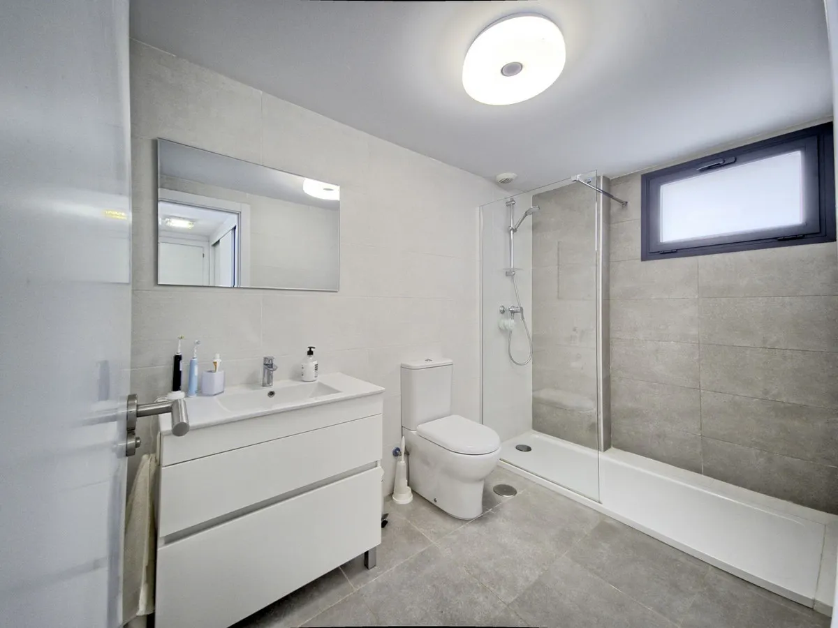 ad59f77c-9656-4aea-ab61-fea01ca9c8b3