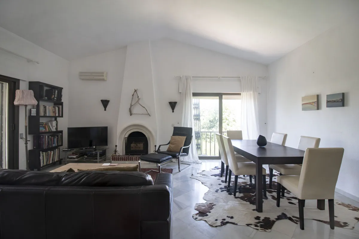 ee5279f8-9fdf-4238-b6fb-59a3d2074c97