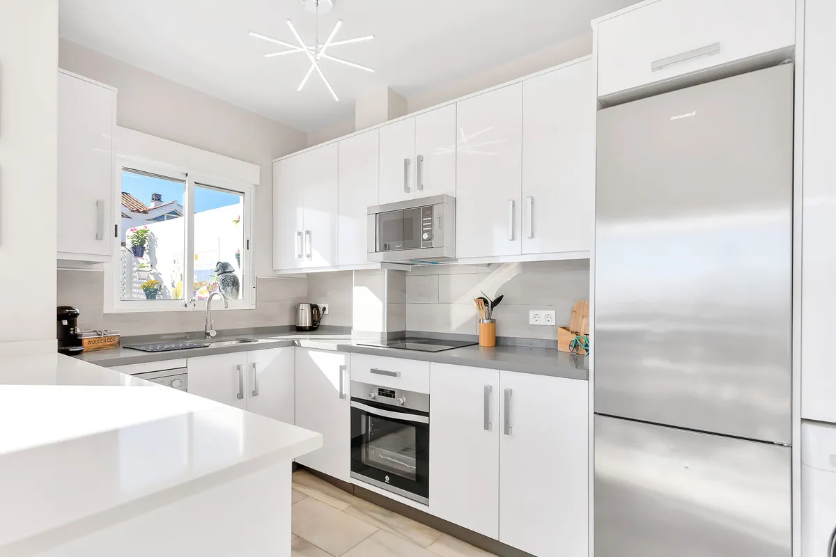 301b2ce9-89bd-4d30-8ad9-31256da84525