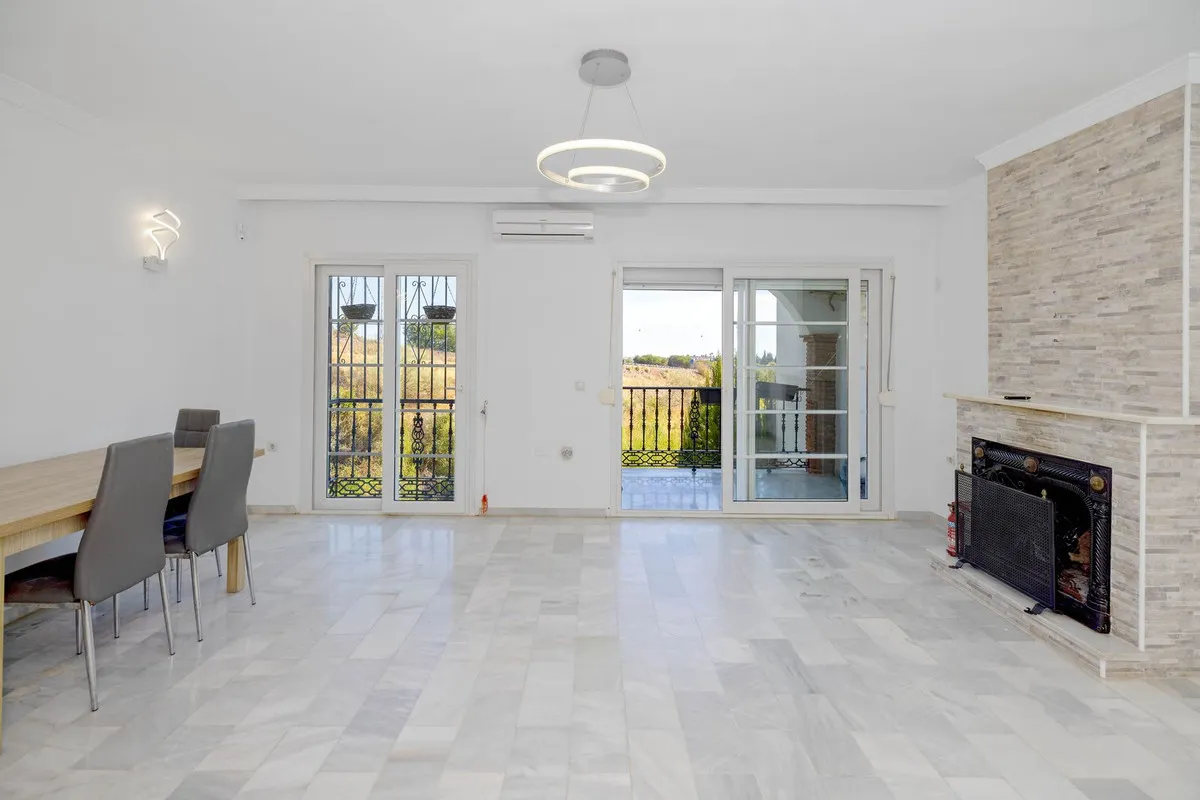 2e323e8c-29bb-4efe-abaf-868070e647b0