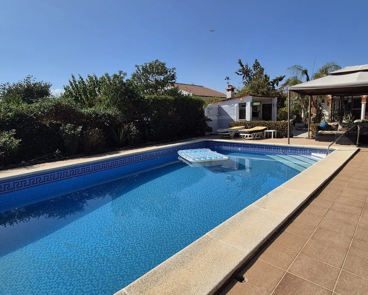 c21b4acd-4ea4-4ca9-9313-8a7c6fe0e7ad