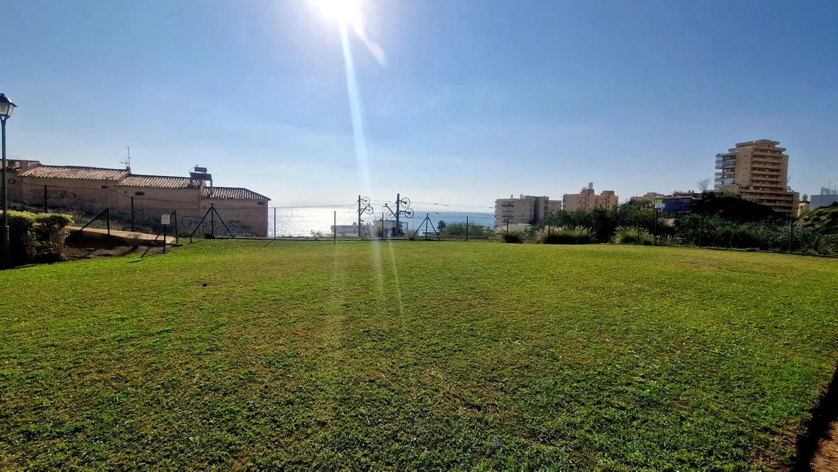 ad7701a3-8abe-4aec-8a01-4cf5e4b3b28f