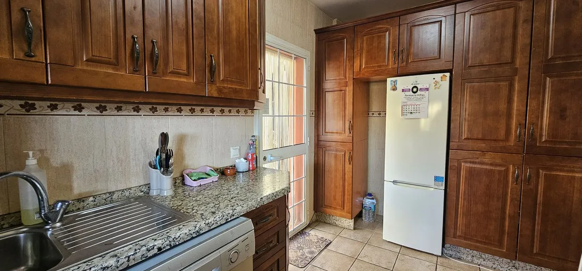 676c7c98-3ea4-4b1c-98aa-1772eef9d363