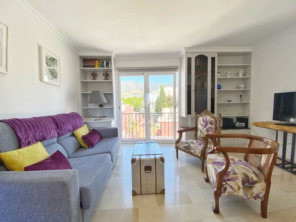 6e370278-b827-4bb8-8c74-84d5f75c02ad