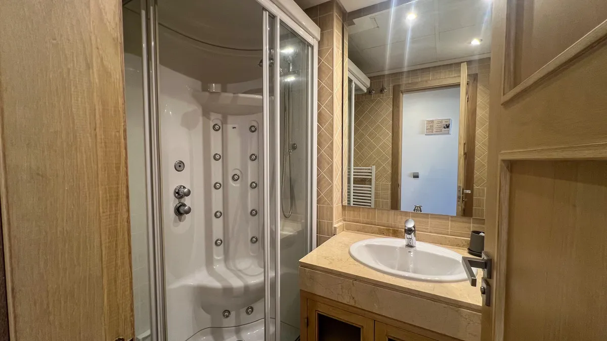 387d84e9-782f-4556-8a33-8083eaf1da74