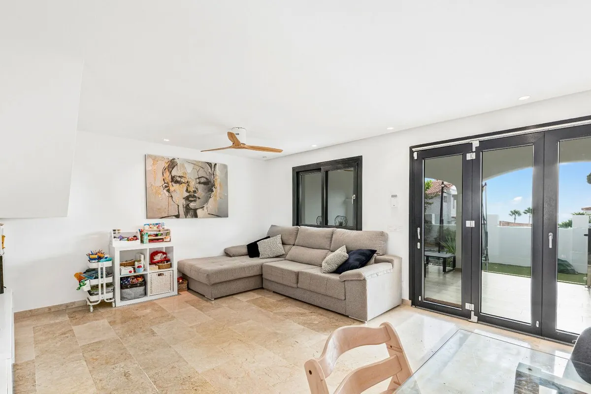 834ba417-b9ba-4ad3-967a-a73244efe233