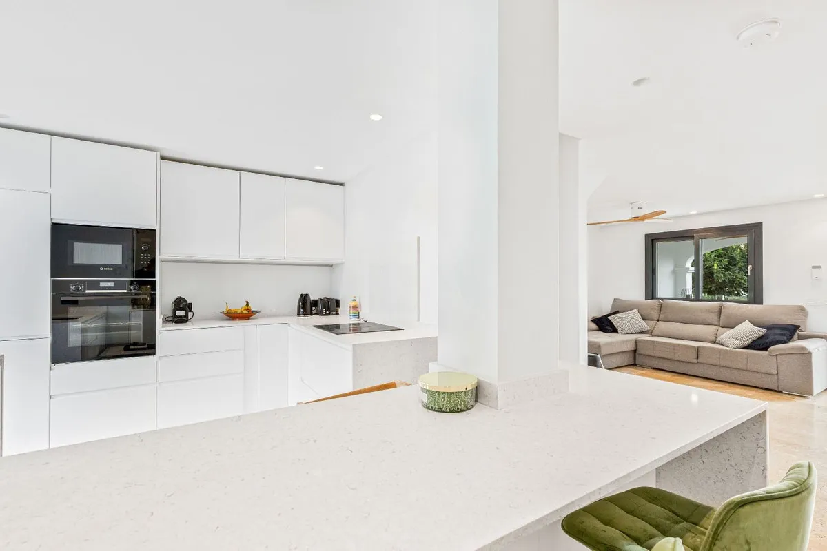 8efe456b-e02d-41d7-b032-100b8d9cdccc