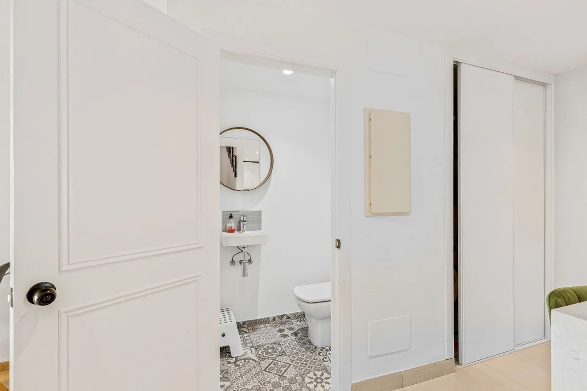 f8ede200-867e-420c-84a6-ef5dd84a1998