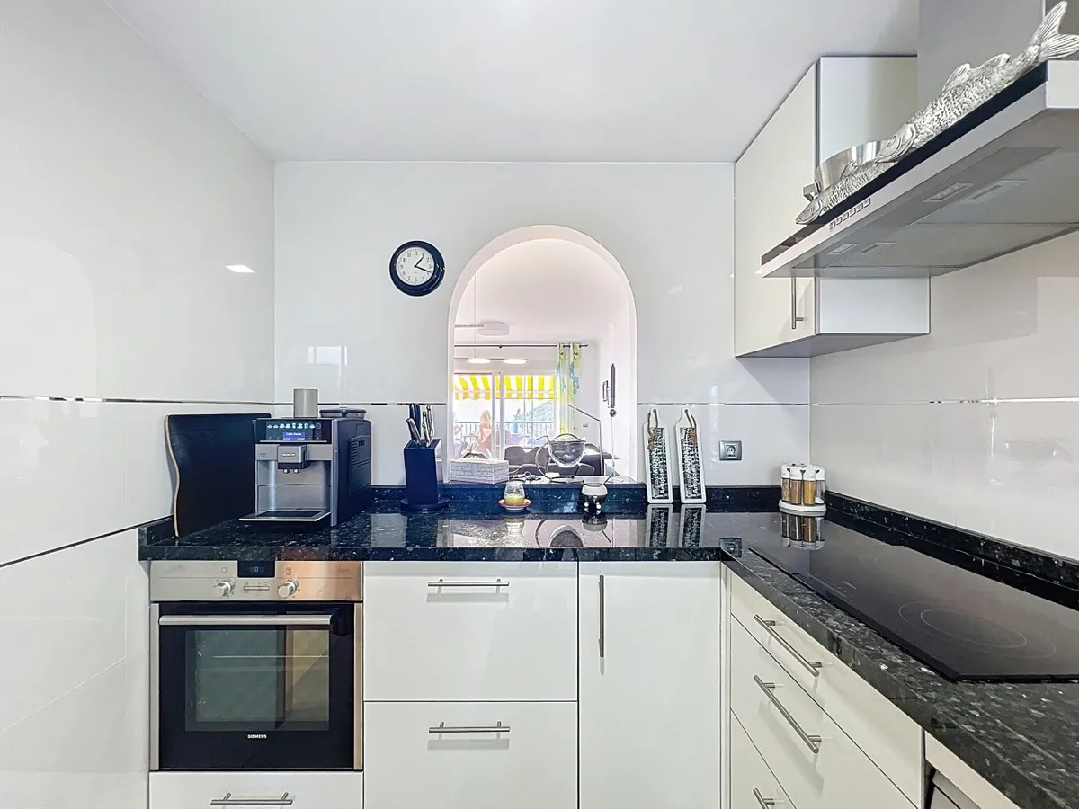 0440bf9b-937f-4782-a378-ef116c18b041