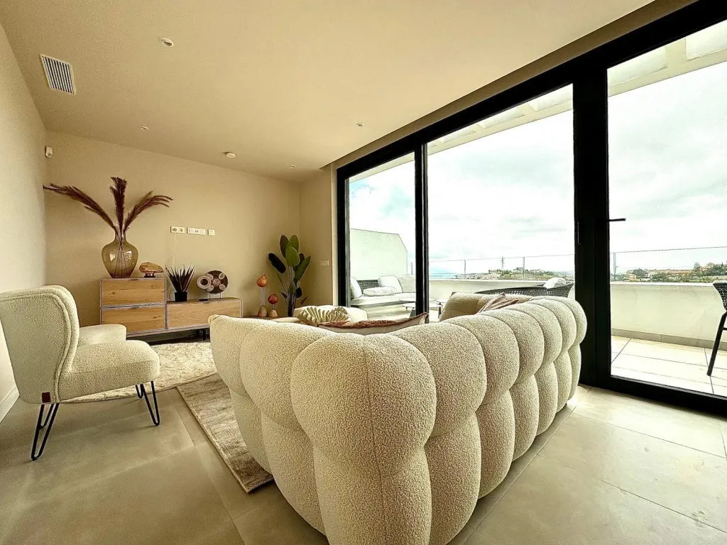 d1ff64d7-a012-4606-bbfd-5c9e57a2928d