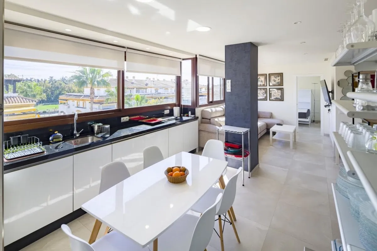 734b5931-5932-444b-9760-c7d034e8abad