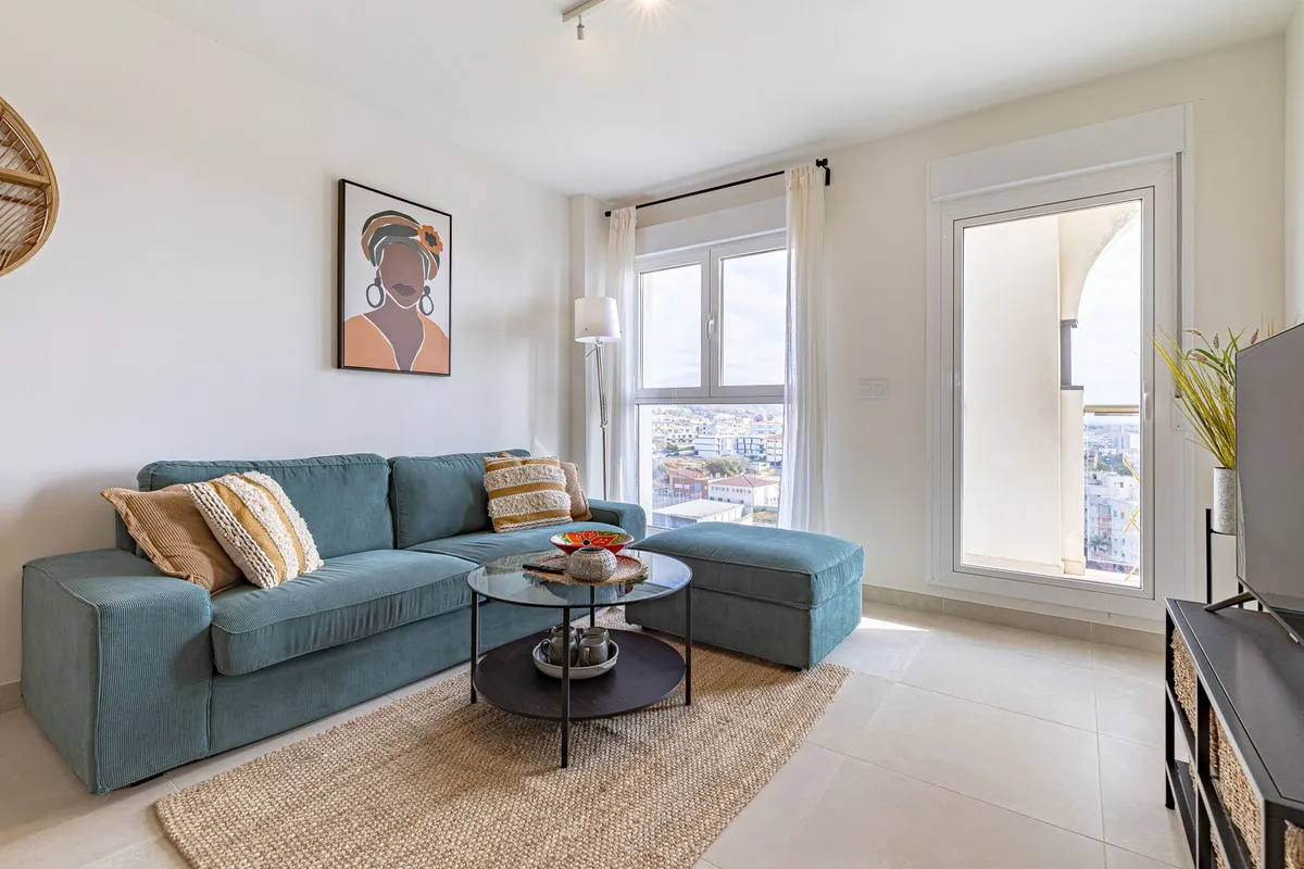 036e3433-844e-4516-935f-33023720bc5a