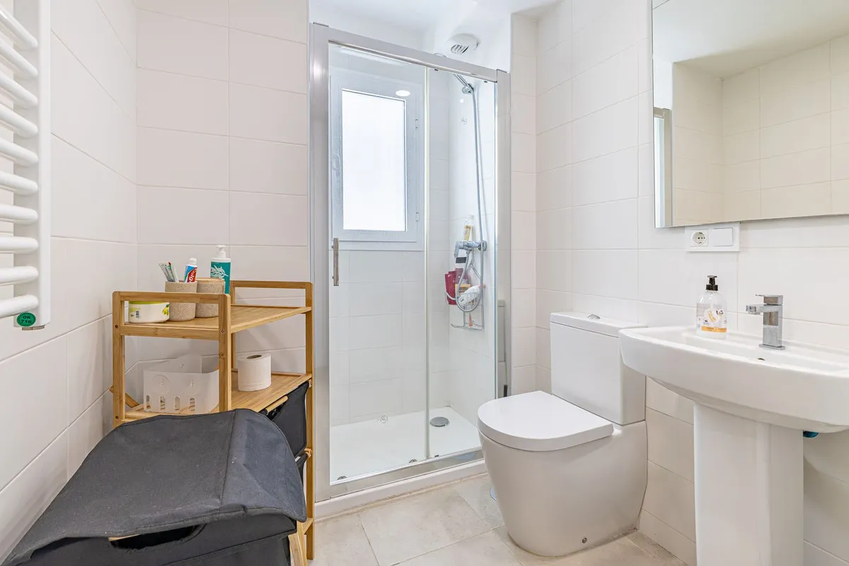 8a5a869e-99a3-40e4-85e8-9a898de4df76