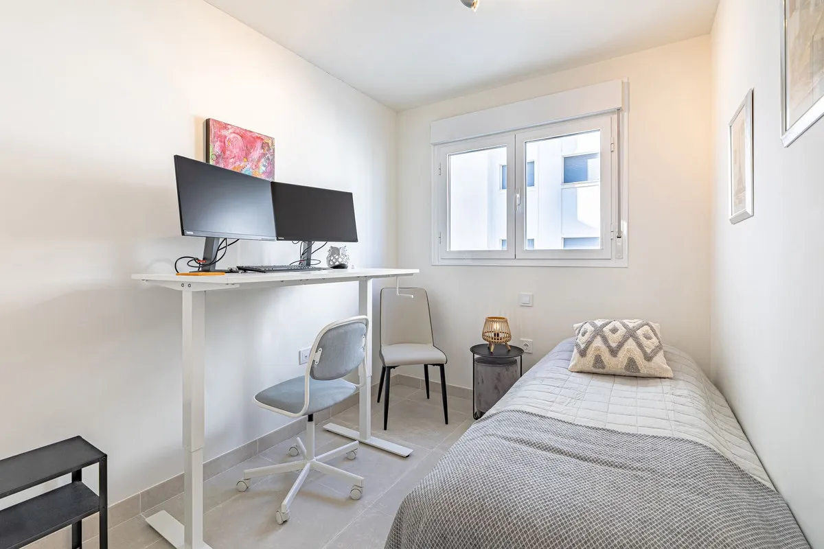 a4f58270-5b7a-4251-a96f-2db7c41b4c69