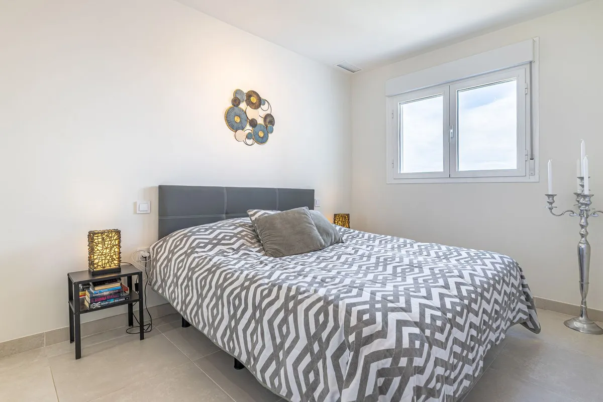 efba28b9-4d73-40f9-8307-70d187f8d247