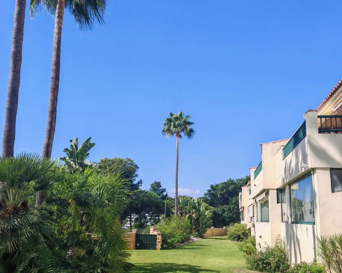 ade8a4aa-eb87-44ec-9c43-ffbd409f5171