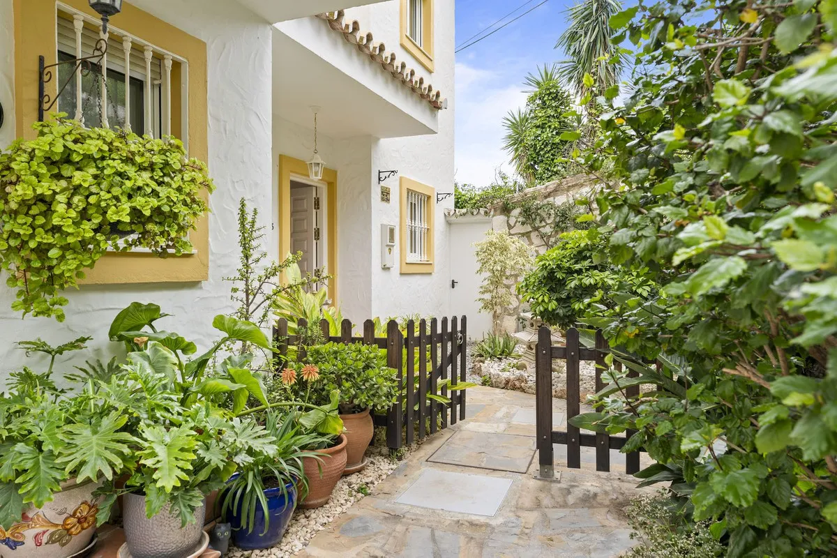 60630f0c-0be2-43c4-8fd6-d277246fb6a5