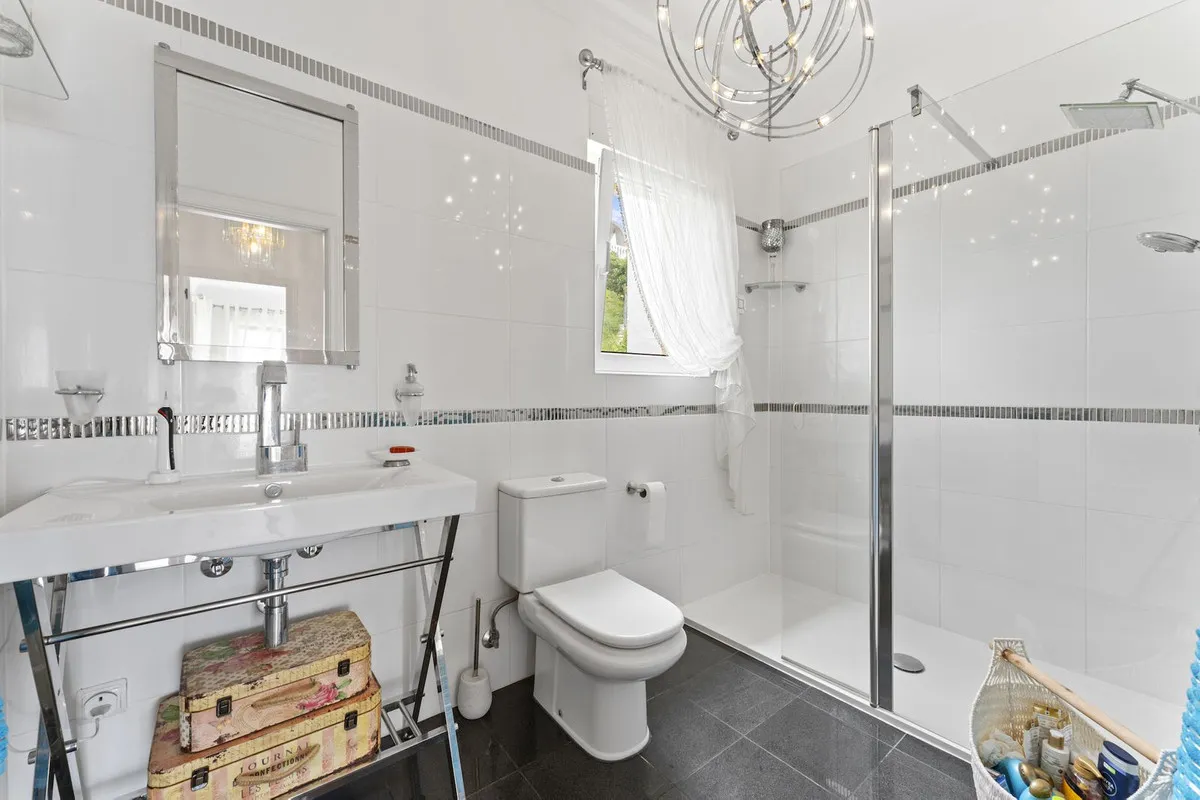 f7f92baf-4e2e-49a6-98ca-6ae2eade81a8