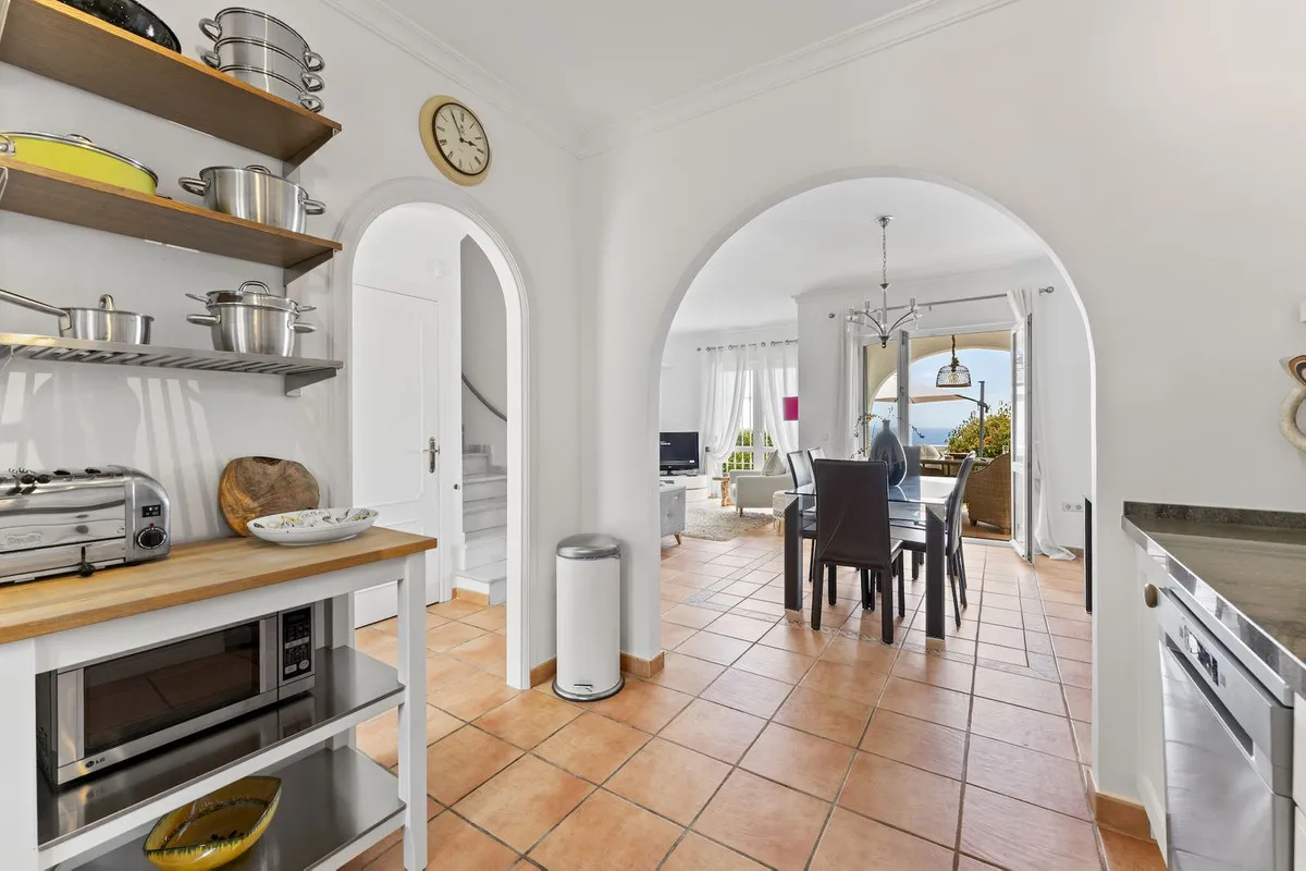 f8cdf303-286c-4e13-80c5-71da4db8ec47