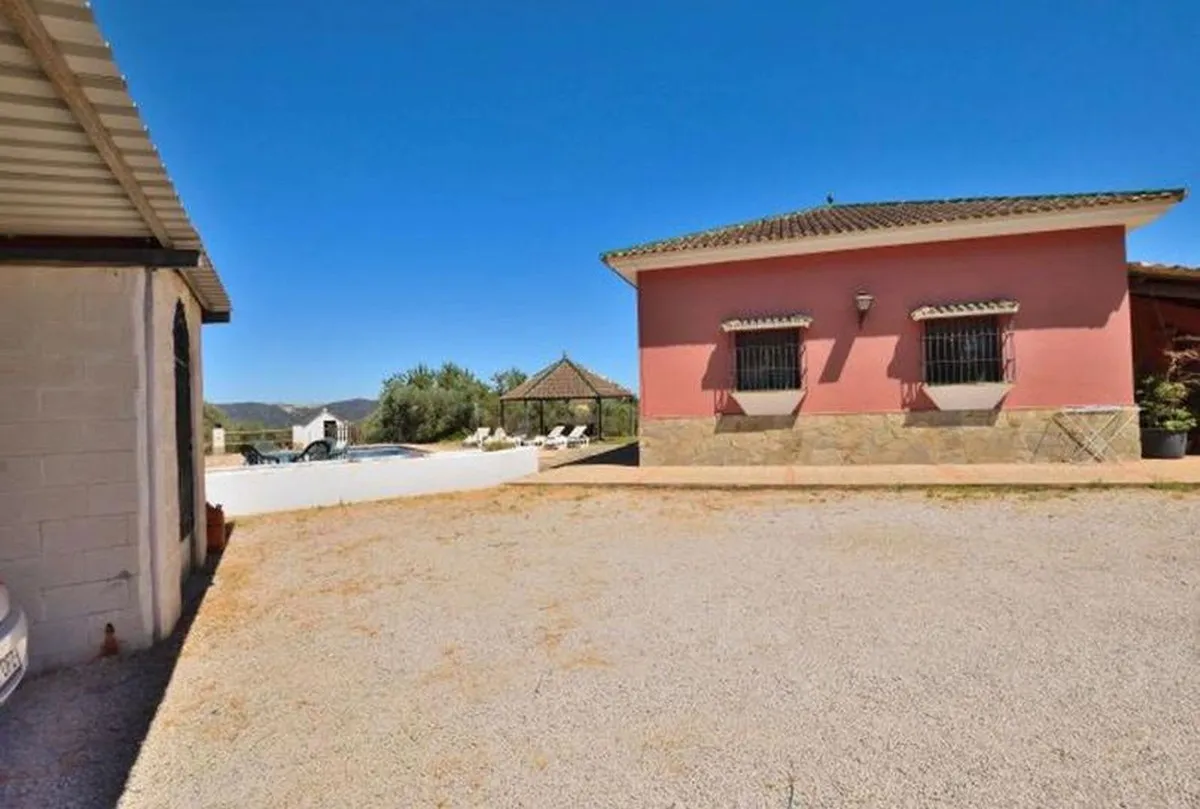 9978cfde-0076-40b7-9ae2-677f4328347f