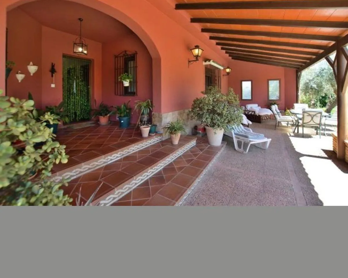 b26a7792-79e2-4918-9c71-5dc708cad645