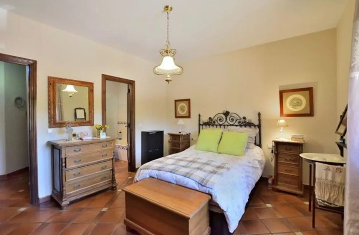 b852eccf-5374-48dc-a8df-e9dcbb1d92bf