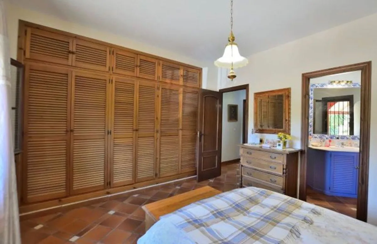 e5633a28-2a7b-4280-99cb-b8e4b70a829a