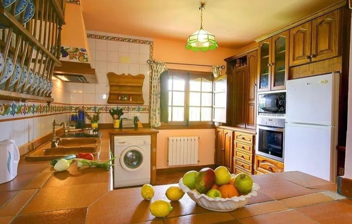 e9893b5d-d39e-410e-9b92-2bf8bcf9a3d3