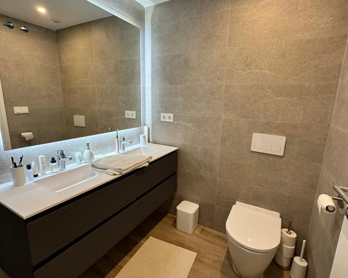 854f77de-2ea2-4bf1-8b99-d24e4d3a87e0