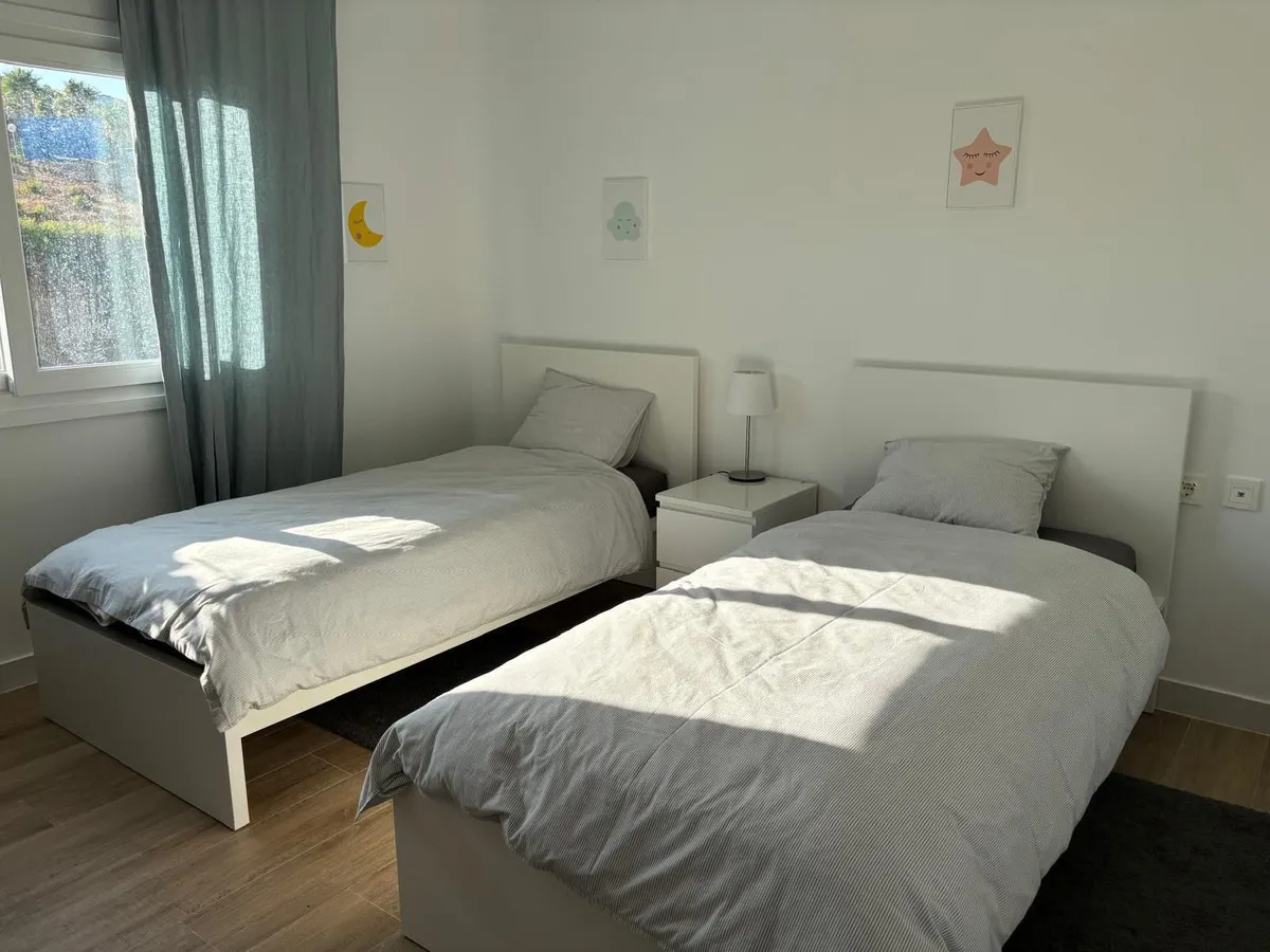 960dc3c7-3f3d-473f-aa89-c7ab74b2ffcf