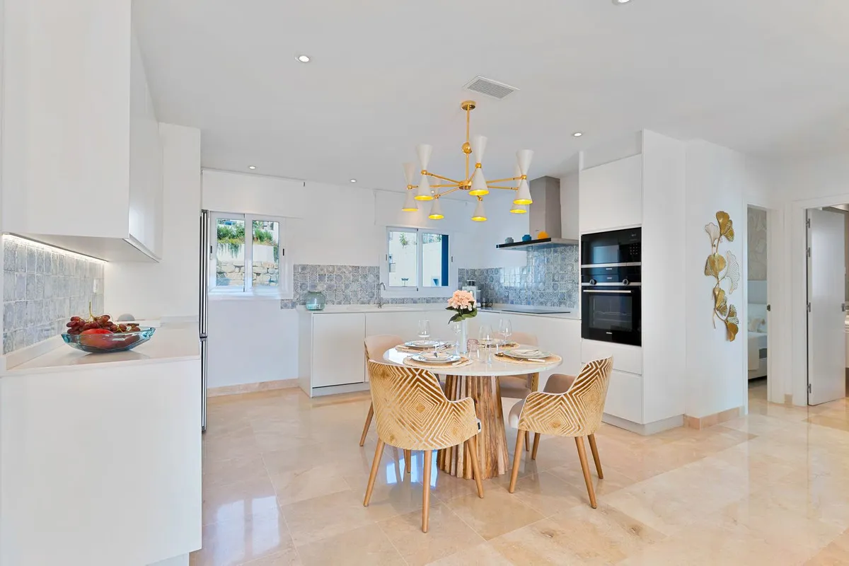 6090cc99-3f4a-4f53-a98d-d61e27f9003f