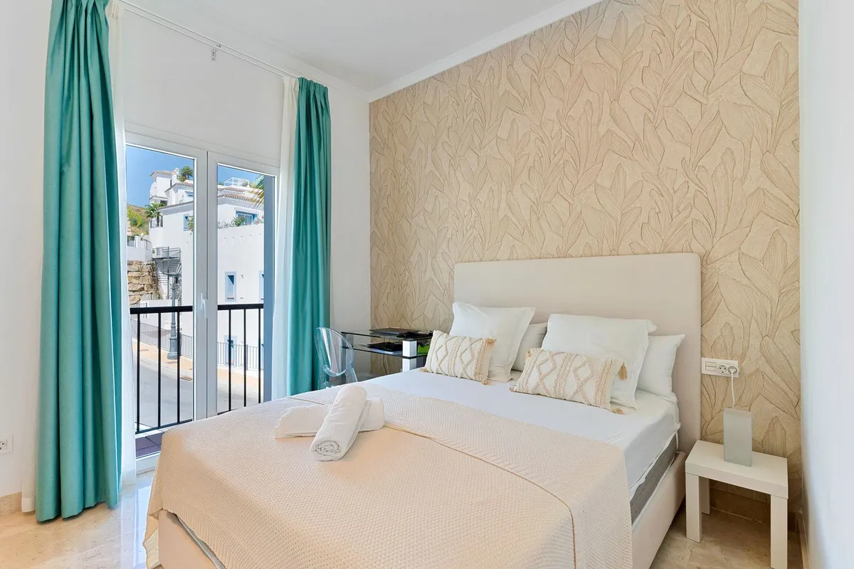 957bfb1f-129b-43c4-a825-82c5cc55fc93